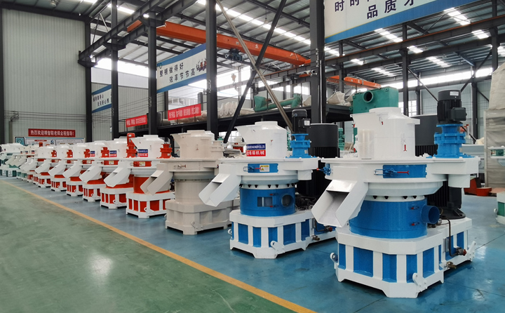 國內(nèi)的鋸末顆粒機設(shè)備在國際上也是嶄露頭角,遠(yuǎn)遠(yuǎn)離不開多年的辛苦研發(fā) 國內(nèi)的鋸末顆粒機設(shè)備在國際上也是嶄露頭角,遠(yuǎn)遠(yuǎn)離不開多年的辛苦研發(fā)