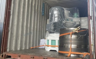 2套160kw鋸末顆粒機發往東南亞，生產線已裝車，準備發貨